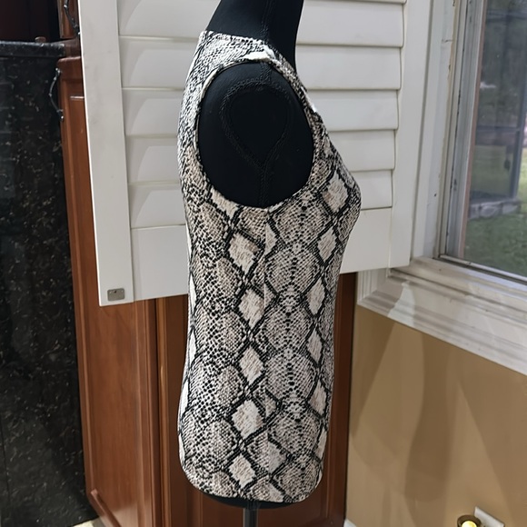 Women’s Snake print top by Willow-root bought at Buckle. - Picture 2 of 6
